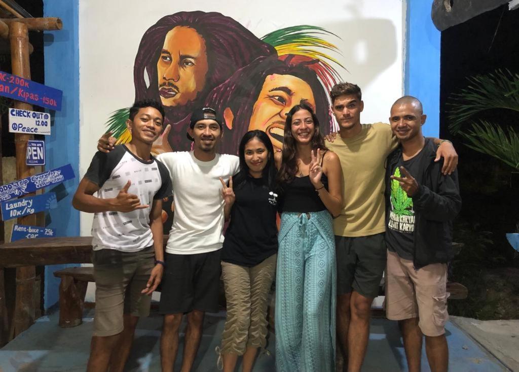 Komodoku One Love Homestay And Tour 纳闽巴霍 外观 照片