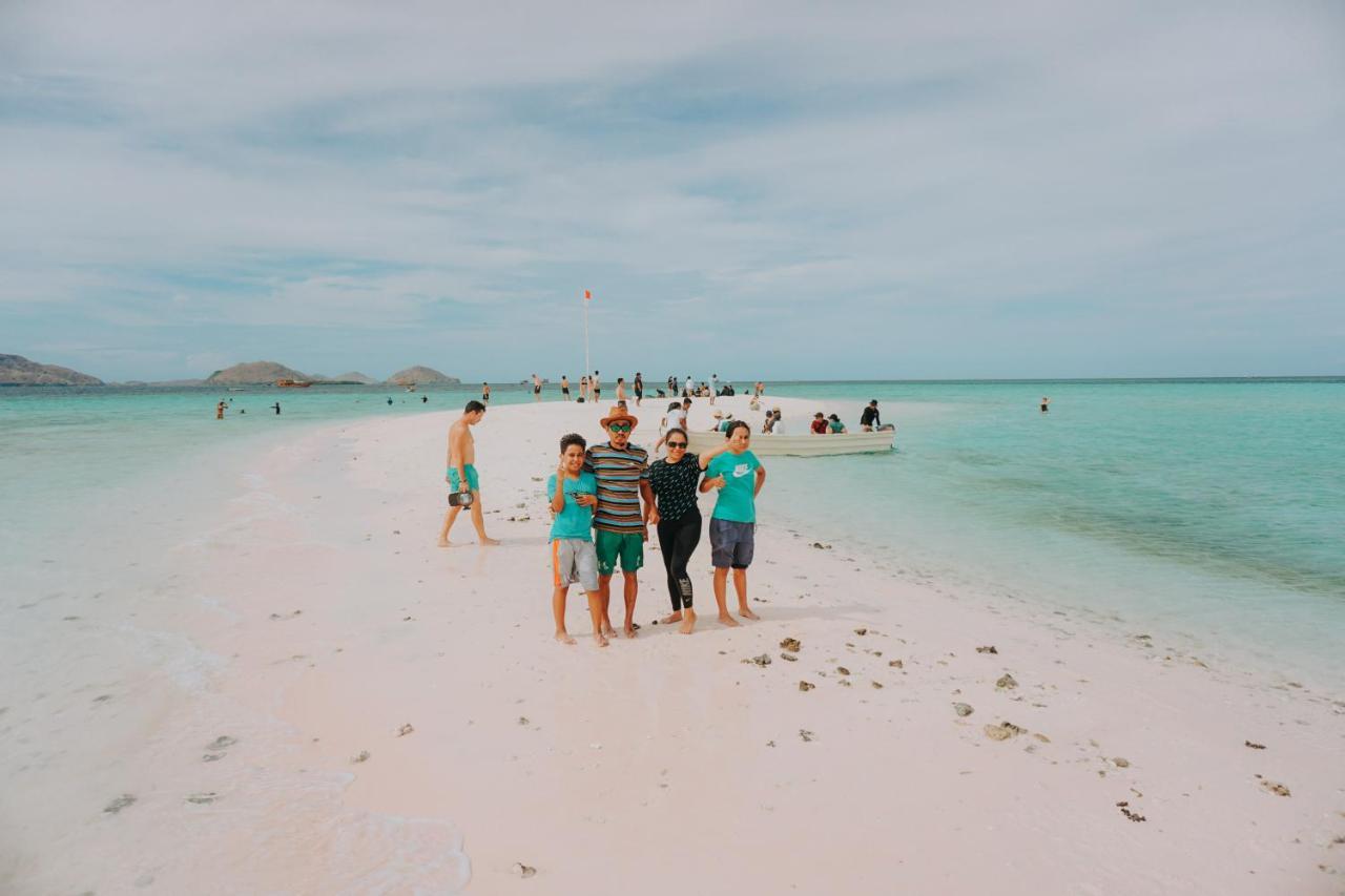 Komodoku One Love Homestay And Tour 纳闽巴霍 外观 照片