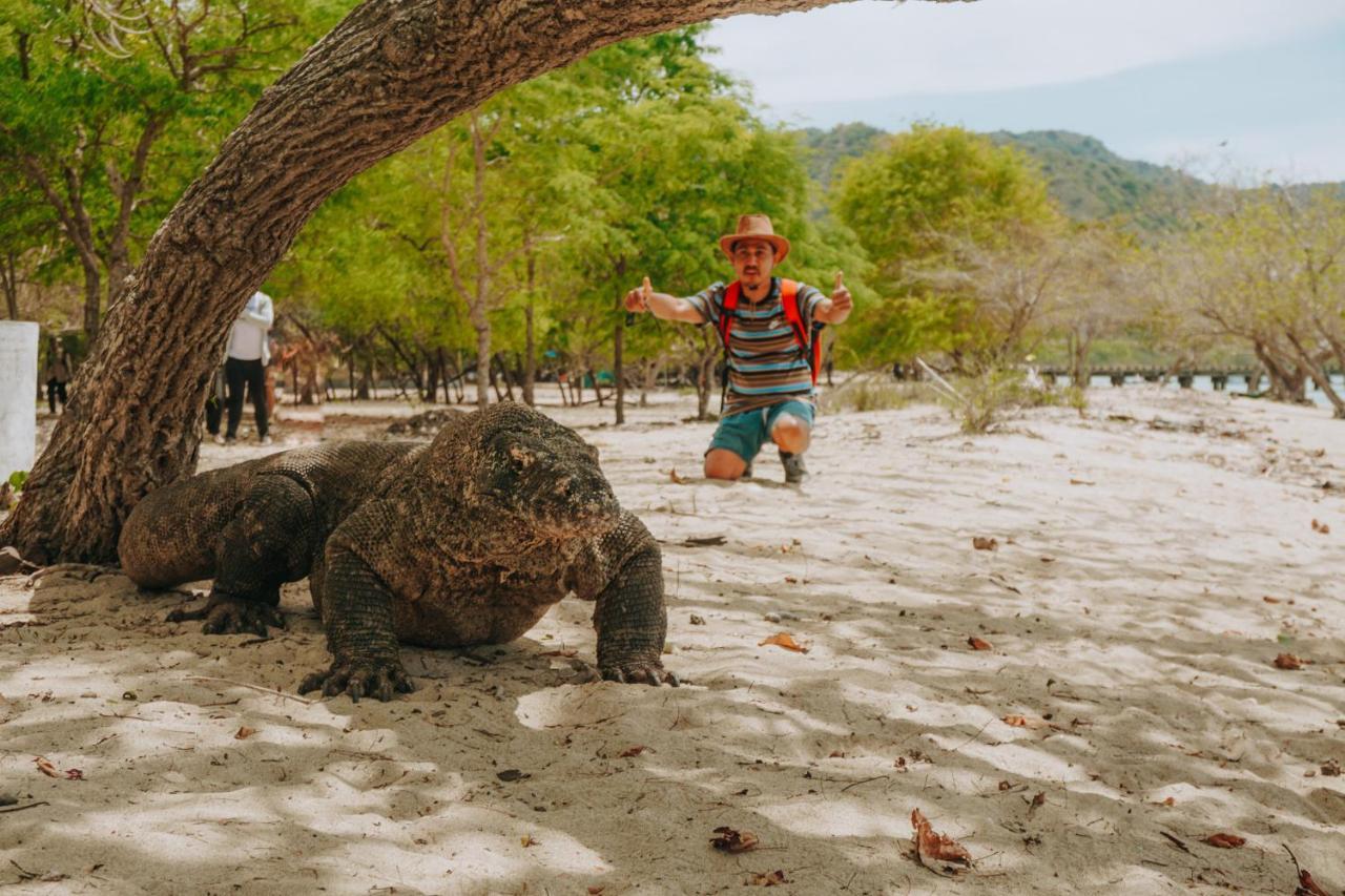 Komodoku One Love Homestay And Tour 纳闽巴霍 外观 照片