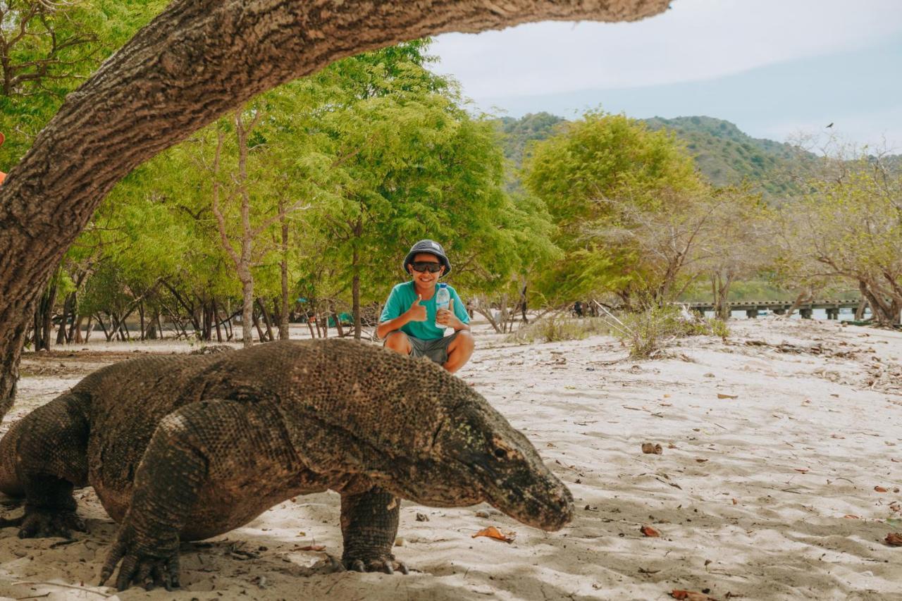 Komodoku One Love Homestay And Tour 纳闽巴霍 外观 照片