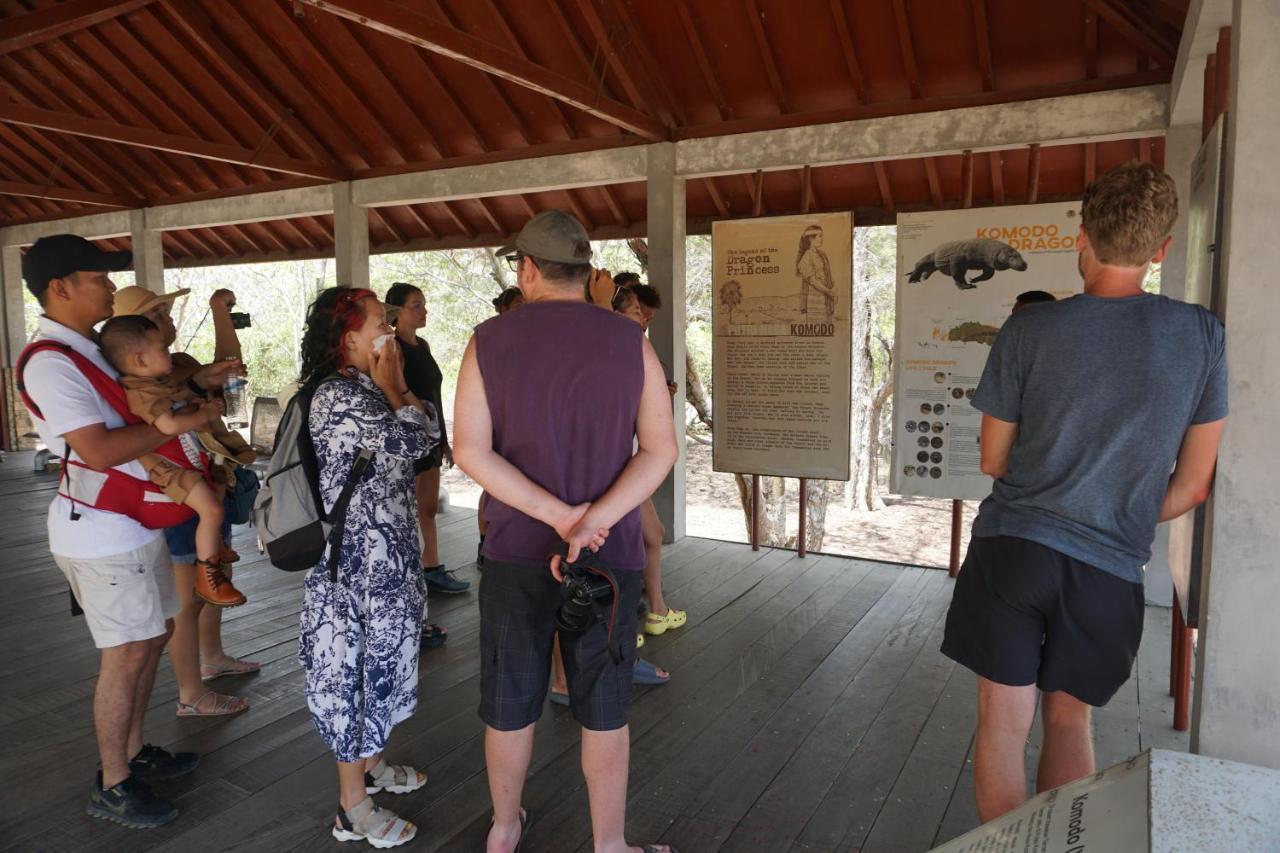 Komodoku One Love Homestay And Tour 纳闽巴霍 外观 照片