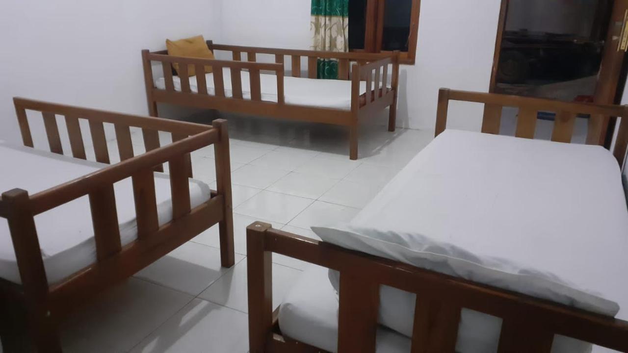 Komodoku One Love Homestay And Tour 纳闽巴霍 外观 照片