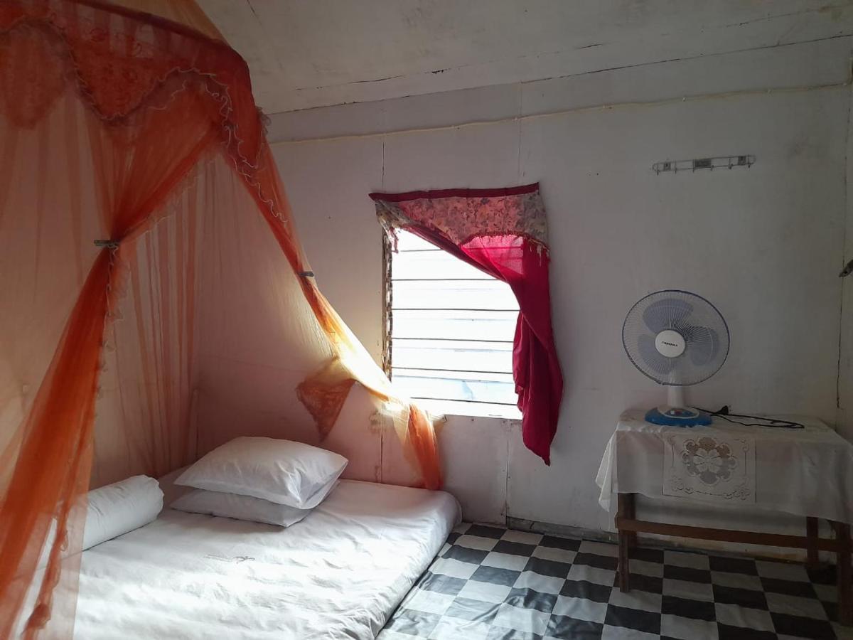 Komodoku One Love Homestay And Tour 纳闽巴霍 外观 照片