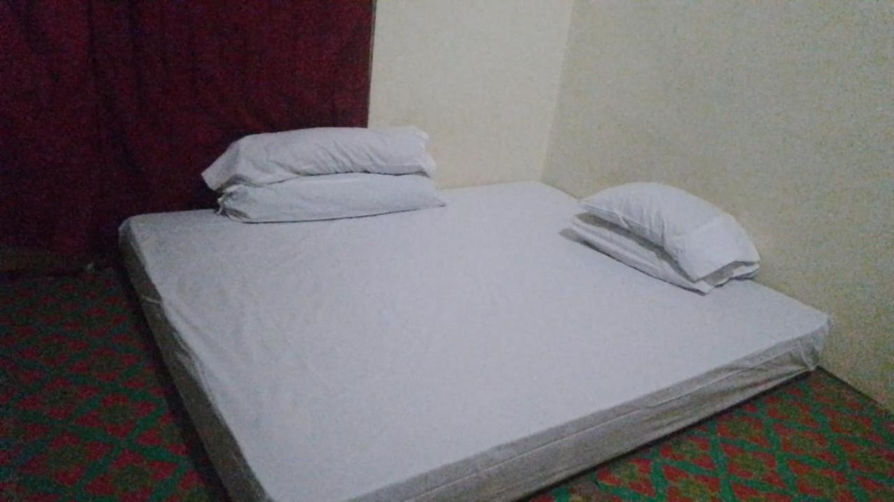 Komodoku One Love Homestay And Tour 纳闽巴霍 外观 照片